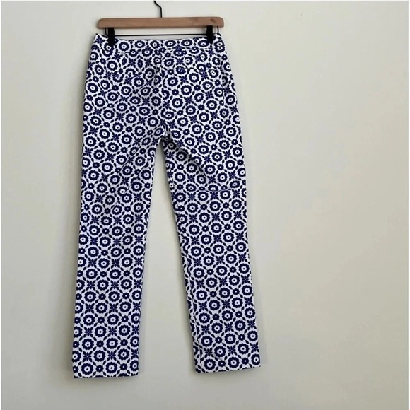 BODEN Richmond Stretch 7/8 Ankle Ponte Pants Size 2 Greek
Blue Floral Trouser - Picture 9 of 13